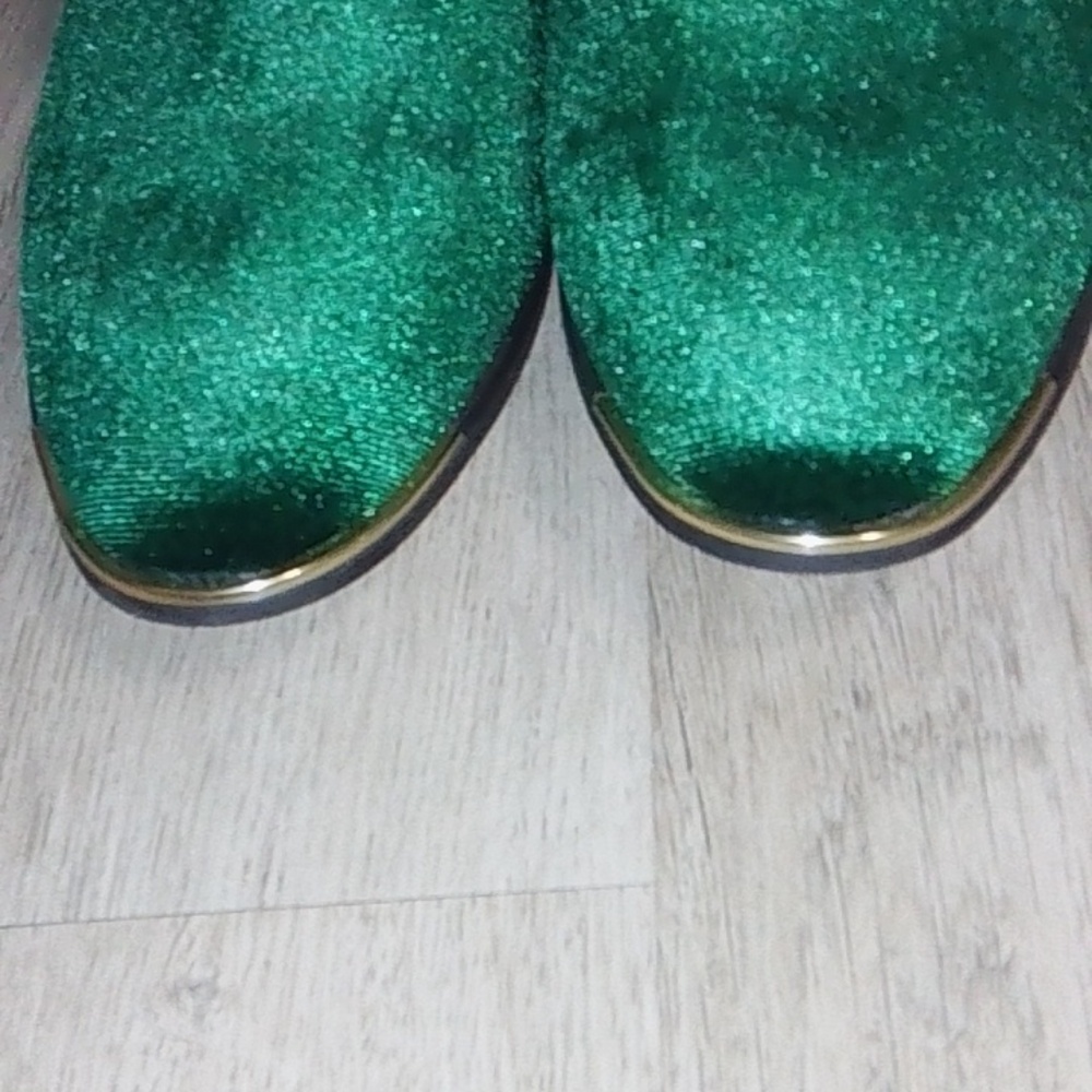 Elegant Green Velvet Loafers - Picture 4 of 8